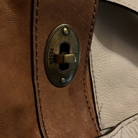 Fossil Leather Handbag Purse - Picture 7 of 9